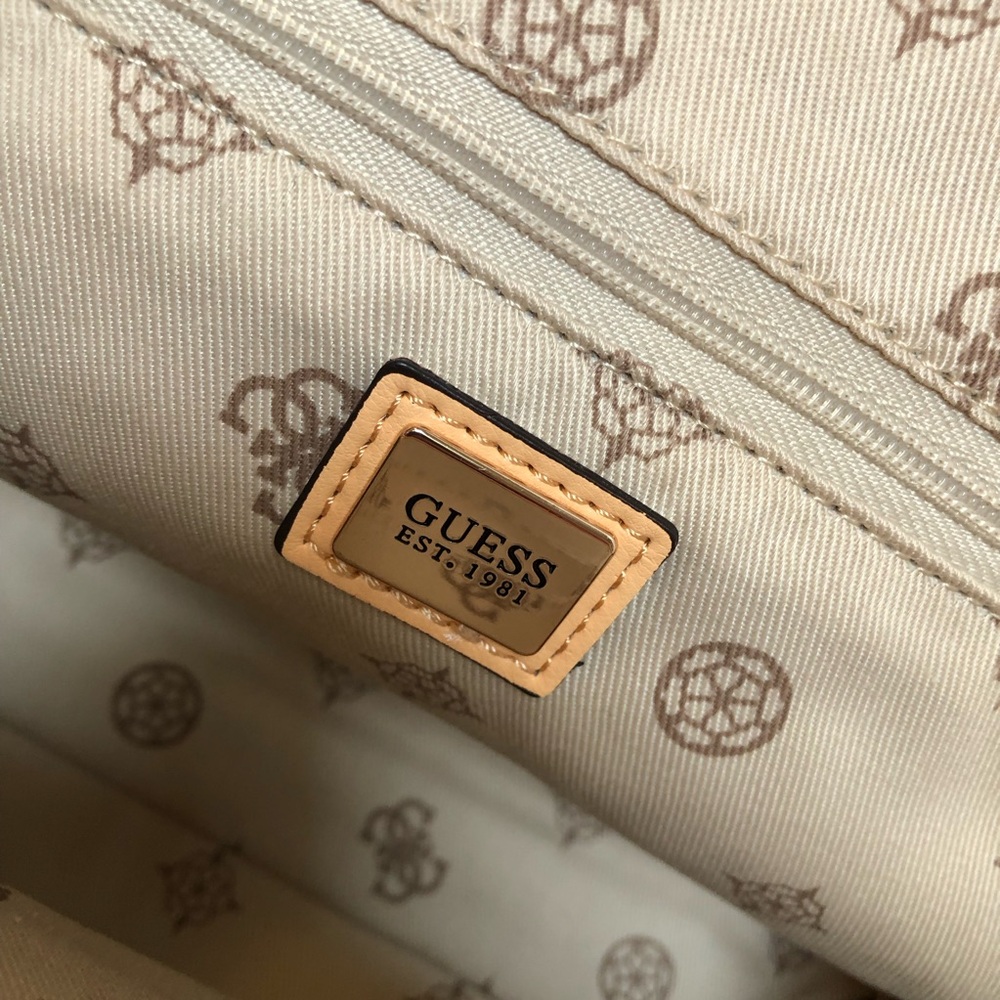 Guess Pale Peach Crossbody Bag NWT - Picture 11 of 15